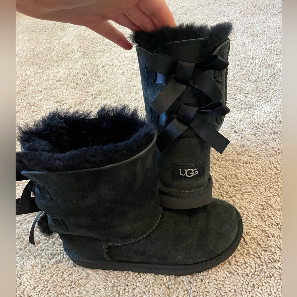 UGG Bailey Bow (2)